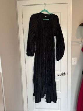 Long Black Maxi Button-Front Dress with Balloon Sleeves